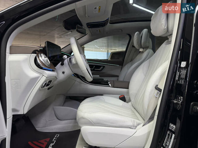 Черный Мерседес EQS SUV, объемом двигателя 0 л и пробегом 33 тыс. км за 69900 $, фото 20 на Automoto.ua