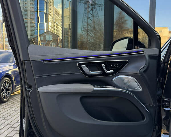 Чорний Мерседес EQS SUV, об'ємом двигуна 0 л та пробігом 69 тис. км за 54499 $, фото 8 на Automoto.ua