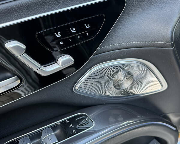 Чорний Мерседес EQS SUV, об'ємом двигуна 0 л та пробігом 69 тис. км за 54499 $, фото 9 на Automoto.ua