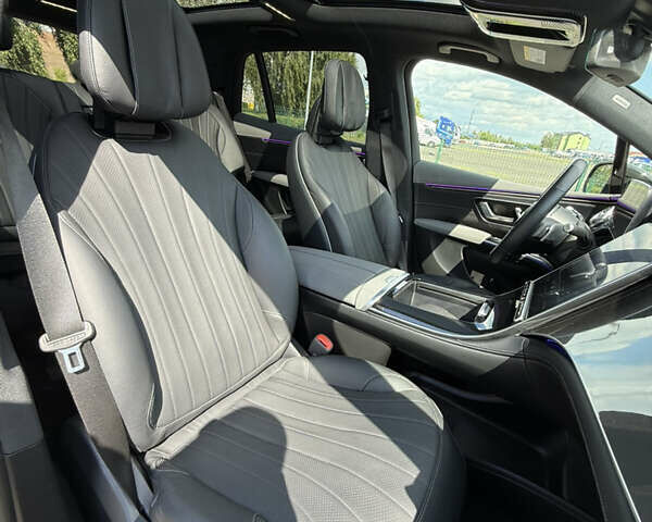 Черный Мерседес EQS SUV, объемом двигателя 0 л и пробегом 35 тыс. км за 60999 $, фото 26 на Automoto.ua