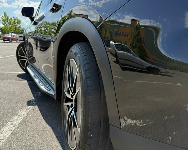 Черный Мерседес EQS SUV, объемом двигателя 0 л и пробегом 35 тыс. км за 60999 $, фото 32 на Automoto.ua