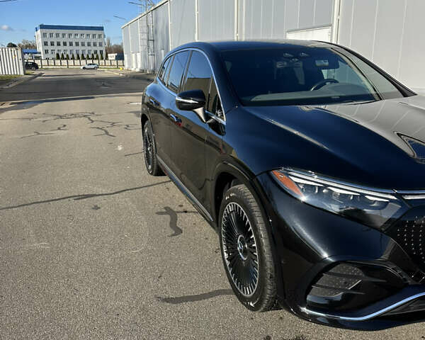 Черный Мерседес EQS SUV, объемом двигателя 0 л и пробегом 33 тыс. км за 95000 $, фото 1 на Automoto.ua