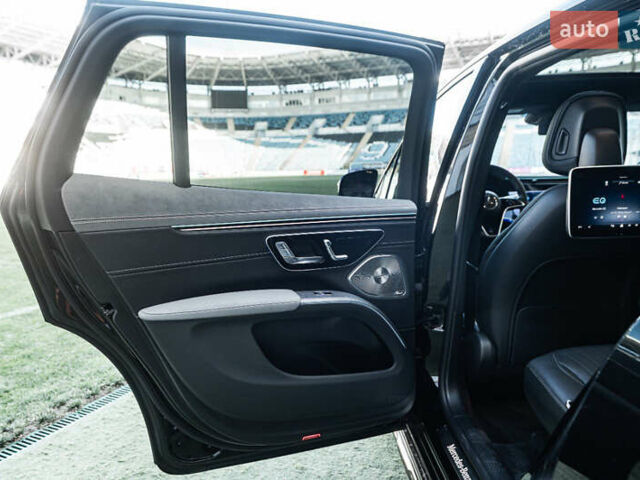 Чорний Мерседес EQS SUV, об'ємом двигуна 0 л та пробігом 3 тис. км за 83900 $, фото 25 на Automoto.ua