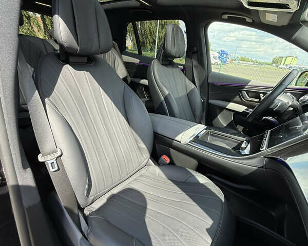 Черный Мерседес EQS SUV, объемом двигателя 0 л и пробегом 35 тыс. км за 60999 $, фото 24 на Automoto.ua