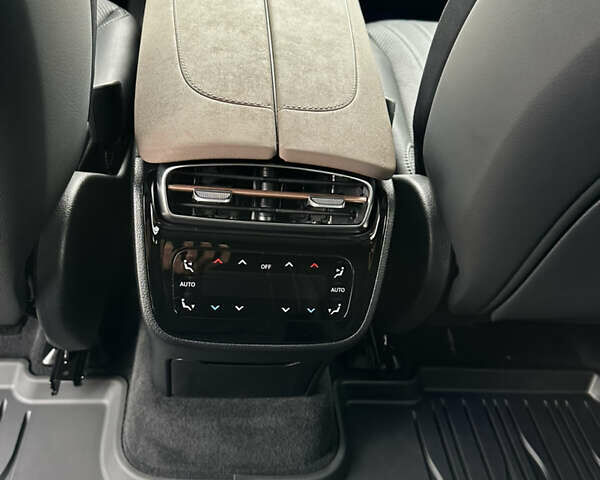 Чорний Мерседес EQS SUV, об'ємом двигуна 0 л та пробігом 2 тис. км за 75000 $, фото 33 на Automoto.ua