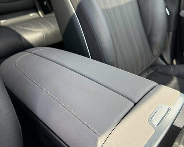 Черный Мерседес EQS SUV, объемом двигателя 0 л и пробегом 35 тыс. км за 61999 $, фото 24 на Automoto.ua