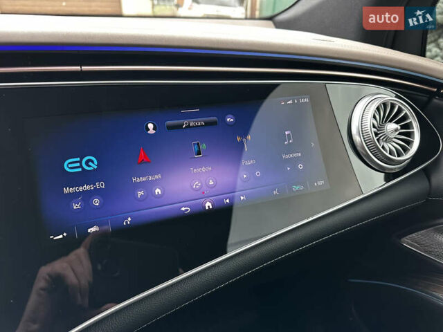 Чорний Мерседес EQS SUV, об'ємом двигуна 0 л та пробігом 2 тис. км за 75000 $, фото 28 на Automoto.ua