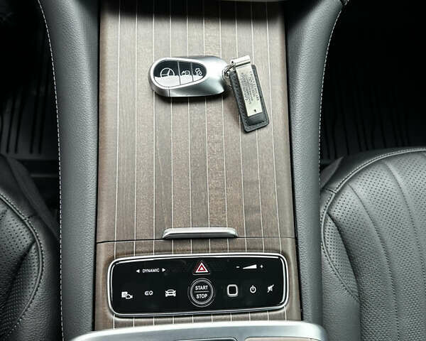 Чорний Мерседес EQS SUV, об'ємом двигуна 0 л та пробігом 2 тис. км за 75000 $, фото 27 на Automoto.ua