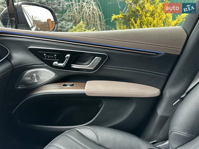 Чорний Мерседес EQS SUV, об'ємом двигуна 0 л та пробігом 2 тис. км за 75000 $, фото 26 на Automoto.ua