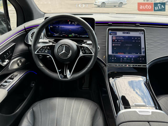 Черный Мерседес EQS SUV, объемом двигателя 0 л и пробегом 35 тыс. км за 61999 $, фото 15 на Automoto.ua