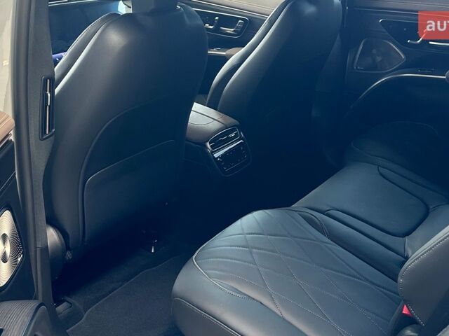 купити нове авто Мерседес EQS SUV 2023 року від офіційного дилера Mercedes-Benz на Набережній Мерседес фото