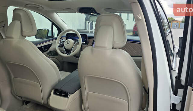 Мерседес EQS SUV, объемом двигателя 0 л и пробегом 27 тыс. км за 54900 $, фото 8 на Automoto.ua