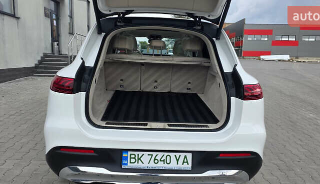 Мерседес EQS SUV, объемом двигателя 0 л и пробегом 27 тыс. км за 54900 $, фото 6 на Automoto.ua