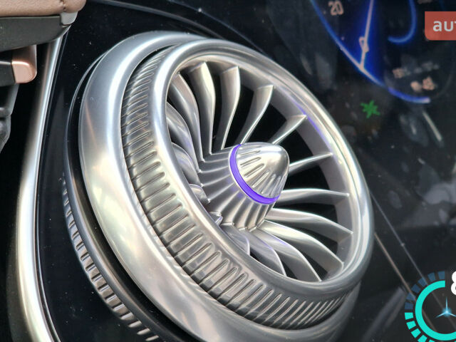 Мерседес EQS SUV, объемом двигателя 0 л и пробегом 0 тыс. км за 143372 $, фото 12 на Automoto.ua