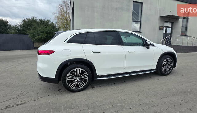 Мерседес EQS SUV, объемом двигателя 0 л и пробегом 27 тыс. км за 54900 $, фото 2 на Automoto.ua