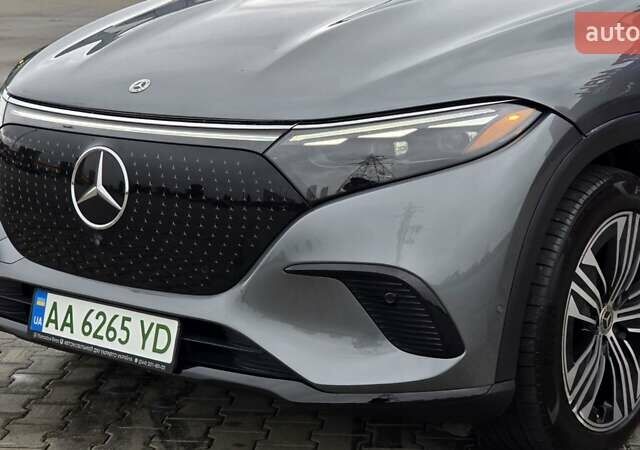 Серый Мерседес EQS SUV, объемом двигателя 0 л и пробегом 42 тыс. км за 59999 $, фото 2 на Automoto.ua