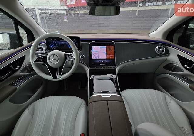 Серый Мерседес EQS SUV, объемом двигателя 0 л и пробегом 42 тыс. км за 59999 $, фото 22 на Automoto.ua