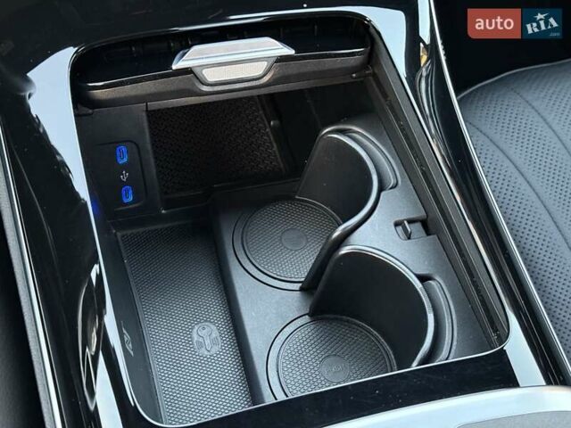 Сірий Мерседес EQS SUV, об'ємом двигуна 0 л та пробігом 27 тис. км за 58900 $, фото 40 на Automoto.ua