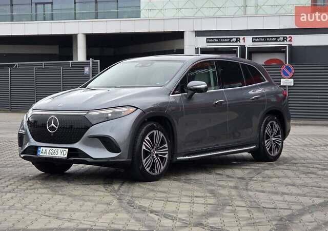 Серый Мерседес EQS SUV, объемом двигателя 0 л и пробегом 42 тыс. км за 59999 $, фото 3 на Automoto.ua