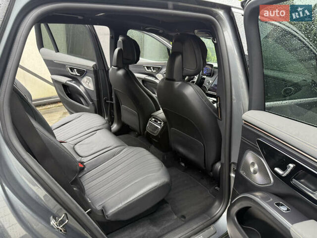 Серый Мерседес EQS SUV, объемом двигателя 0 л и пробегом 26 тыс. км за 61900 $, фото 23 на Automoto.ua