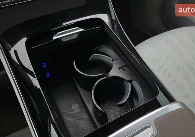 Серый Мерседес EQS SUV, объемом двигателя 0 л и пробегом 42 тыс. км за 59999 $, фото 53 на Automoto.ua