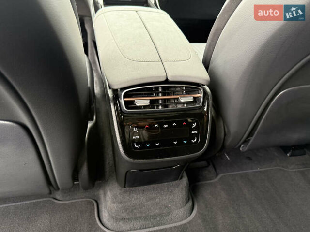 Серый Мерседес EQS SUV, объемом двигателя 0 л и пробегом 26 тыс. км за 61900 $, фото 17 на Automoto.ua