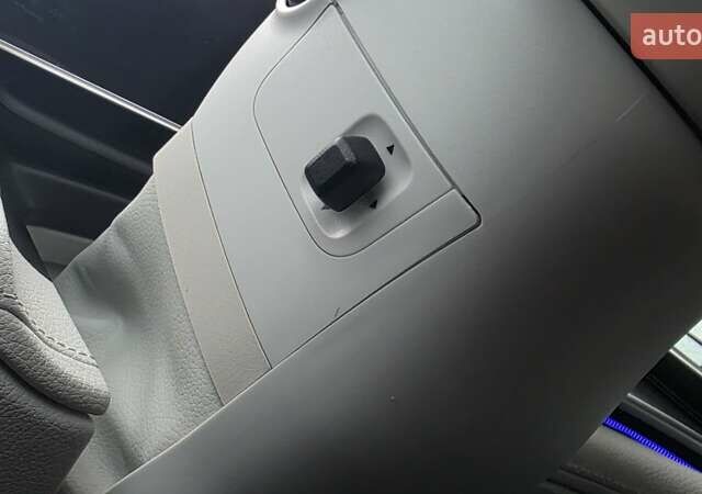 Серый Мерседес EQS SUV, объемом двигателя 0 л и пробегом 42 тыс. км за 59999 $, фото 50 на Automoto.ua