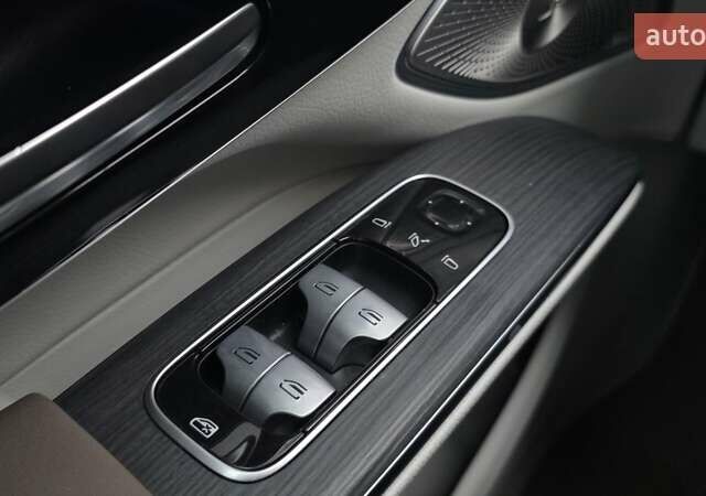 Серый Мерседес EQS SUV, объемом двигателя 0 л и пробегом 42 тыс. км за 59999 $, фото 48 на Automoto.ua