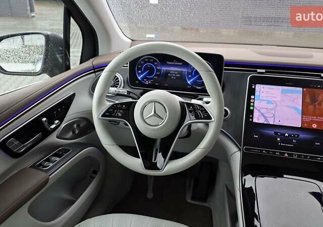 Серый Мерседес EQS SUV, объемом двигателя 0 л и пробегом 42 тыс. км за 59999 $, фото 24 на Automoto.ua