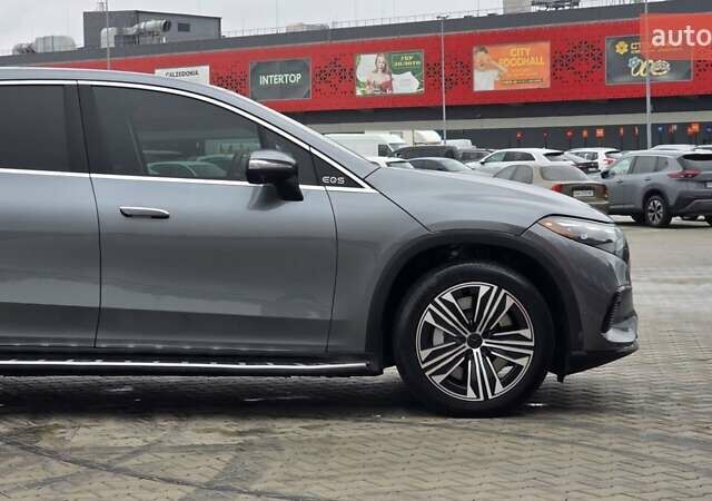 Серый Мерседес EQS SUV, объемом двигателя 0 л и пробегом 42 тыс. км за 59999 $, фото 16 на Automoto.ua