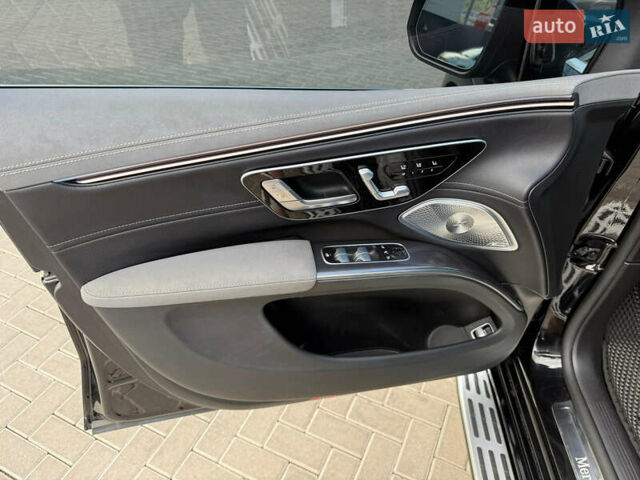 Серый Мерседес EQS SUV, объемом двигателя 0 л и пробегом 61 тыс. км за 59000 $, фото 10 на Automoto.ua