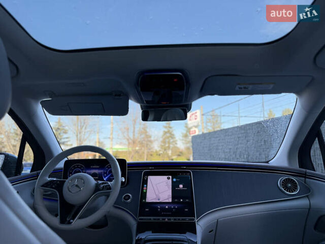 Серый Мерседес EQS SUV, объемом двигателя 0 л и пробегом 31 тыс. км за 57999 $, фото 30 на Automoto.ua