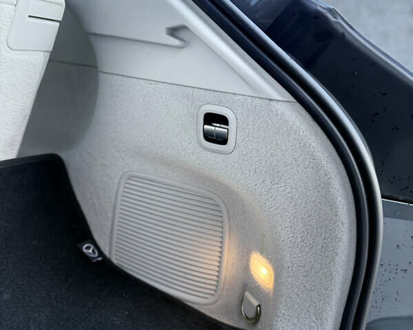 Серый Мерседес EQS SUV, объемом двигателя 0 л и пробегом 31 тыс. км за 57999 $, фото 66 на Automoto.ua