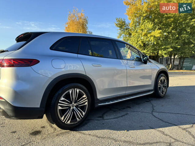 Серый Мерседес EQS SUV, объемом двигателя 0 л и пробегом 31 тыс. км за 72000 $, фото 13 на Automoto.ua