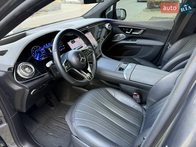 Серый Мерседес EQS SUV, объемом двигателя 0 л и пробегом 16 тыс. км за 85500 $, фото 13 на Automoto.ua
