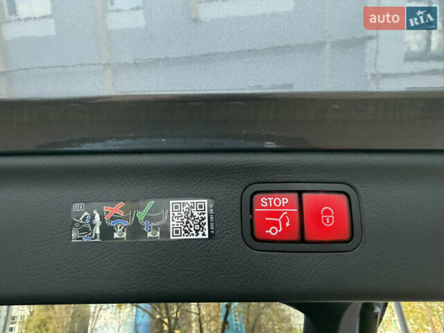 Серый Мерседес EQS SUV, объемом двигателя 0 л и пробегом 16 тыс. км за 85500 $, фото 19 на Automoto.ua