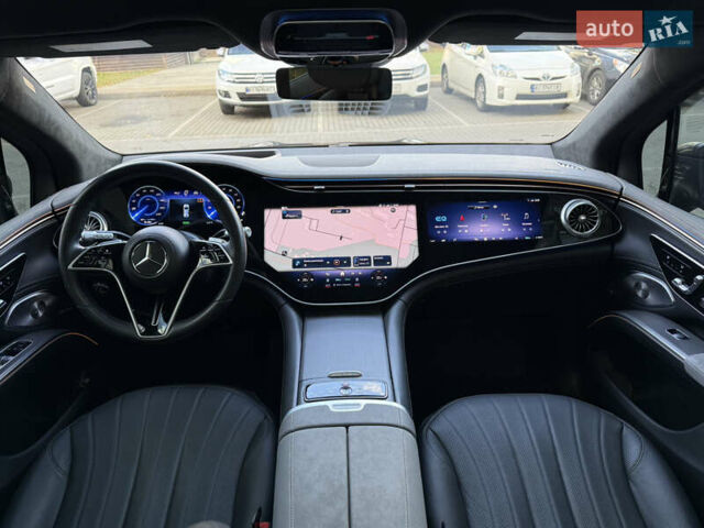 Серый Мерседес EQS SUV, объемом двигателя 0 л и пробегом 16 тыс. км за 85500 $, фото 26 на Automoto.ua