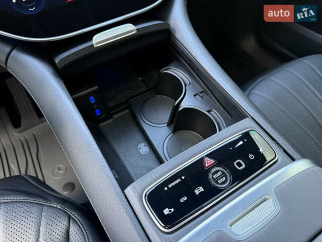 Серый Мерседес EQS SUV, объемом двигателя 0 л и пробегом 16 тыс. км за 85500 $, фото 30 на Automoto.ua