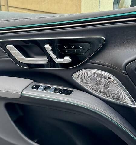 Серый Мерседес EQS SUV, объемом двигателя 0 л и пробегом 27 тыс. км за 78000 $, фото 10 на Automoto.ua
