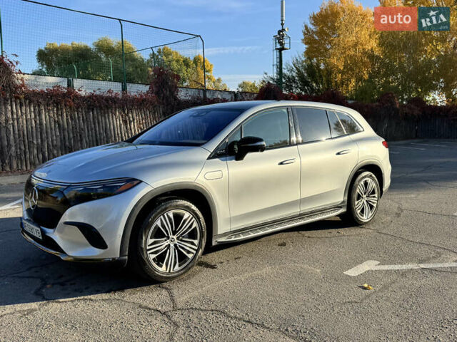 Серый Мерседес EQS SUV, объемом двигателя 0 л и пробегом 31 тыс. км за 72000 $, фото 4 на Automoto.ua