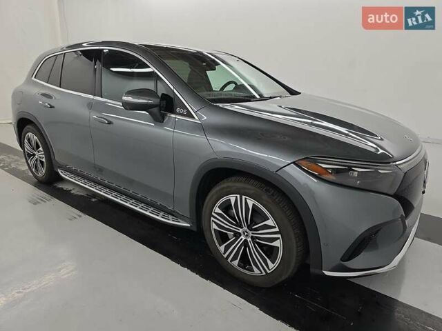 Серый Мерседес EQS SUV, объемом двигателя 0 л и пробегом 5 тыс. км за 42000 $, фото 2 на Automoto.ua