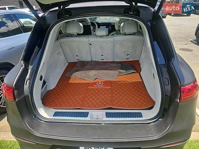 Серый Мерседес EQS SUV, объемом двигателя 0 л и пробегом 31 тыс. км за 50000 $, фото 4 на Automoto.ua