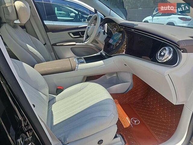 Серый Мерседес EQS SUV, объемом двигателя 0 л и пробегом 31 тыс. км за 50000 $, фото 5 на Automoto.ua