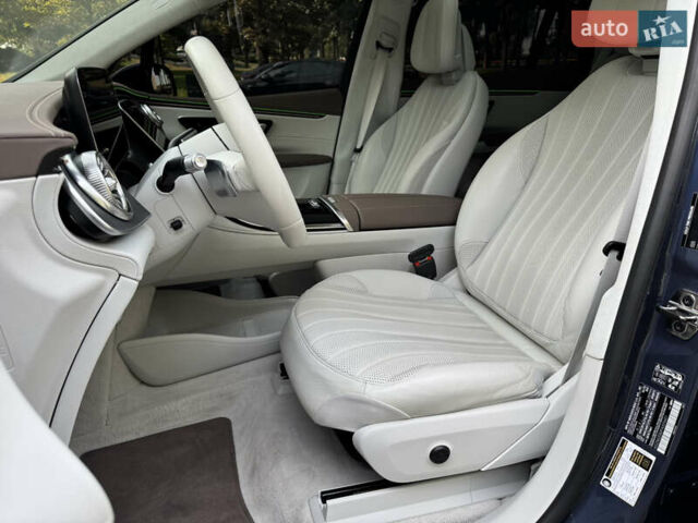 Синий Мерседес EQS SUV, объемом двигателя 0 л и пробегом 24 тыс. км за 68000 $, фото 39 на Automoto.ua