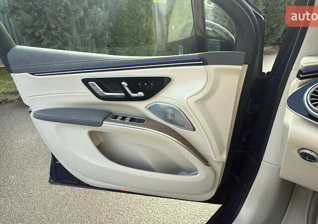 Синий Мерседес EQS SUV, объемом двигателя 0 л и пробегом 24 тыс. км за 95000 $, фото 18 на Automoto.ua