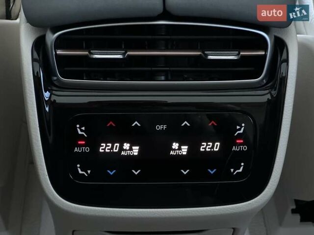 Синий Мерседес EQS SUV, объемом двигателя 0 л и пробегом 16 тыс. км за 102999 $, фото 48 на Automoto.ua
