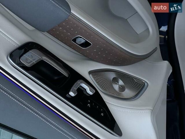Синий Мерседес EQS SUV, объемом двигателя 0 л и пробегом 16 тыс. км за 102999 $, фото 59 на Automoto.ua