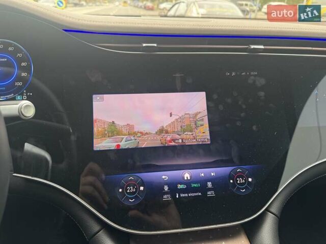 Синий Мерседес EQS SUV, объемом двигателя 0 л и пробегом 19 тыс. км за 71000 $, фото 31 на Automoto.ua