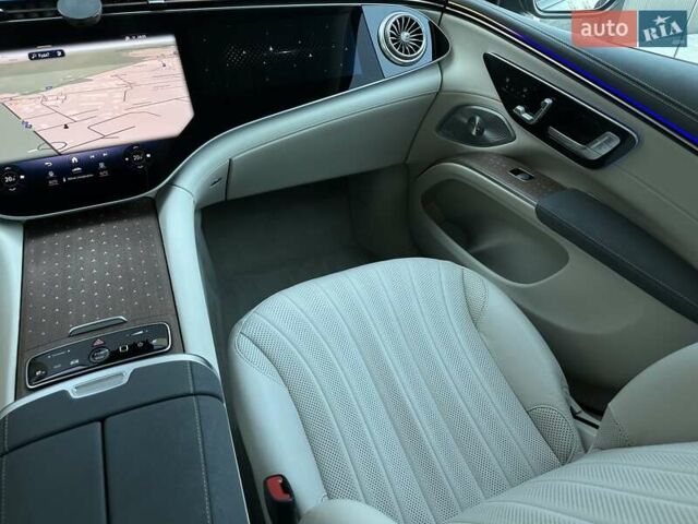 Синий Мерседес EQS SUV, объемом двигателя 0 л и пробегом 16 тыс. км за 102999 $, фото 50 на Automoto.ua