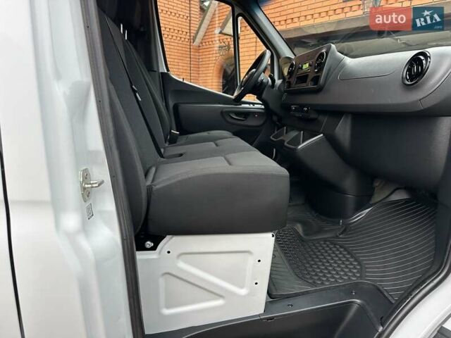Білий Мерседес eSprinter, об'ємом двигуна 0 л та пробігом 32 тис. км за 19300 $, фото 64 на Automoto.ua